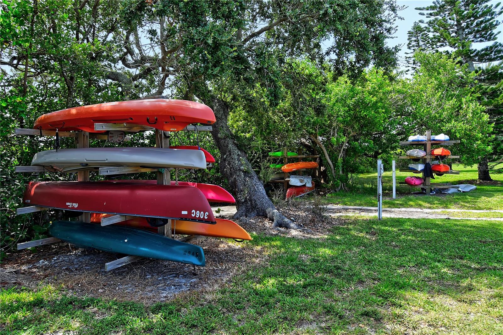 LONGBOAT ARMS - Residential