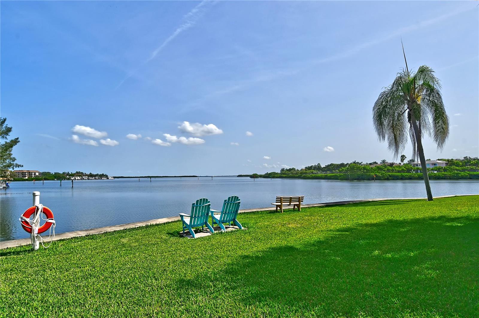 LONGBOAT ARMS - Residential