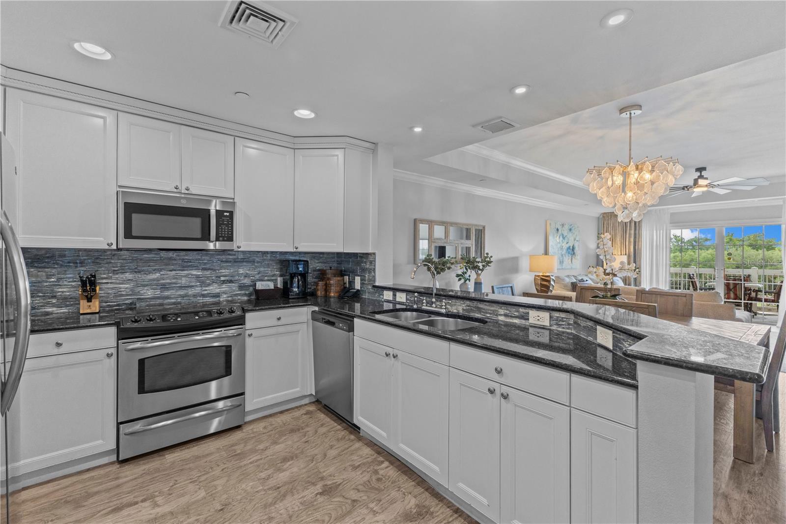 CENTRE COURT RIDGE CONDO PH 3 BLDG C - Residential