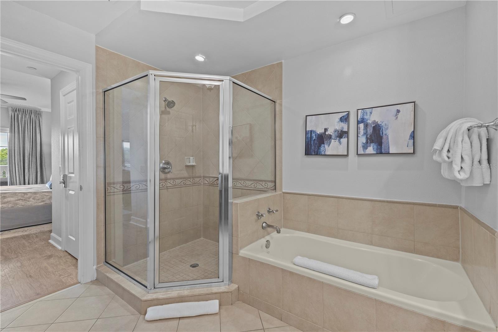 CENTRE COURT RIDGE CONDO PH 3 BLDG C - Residential