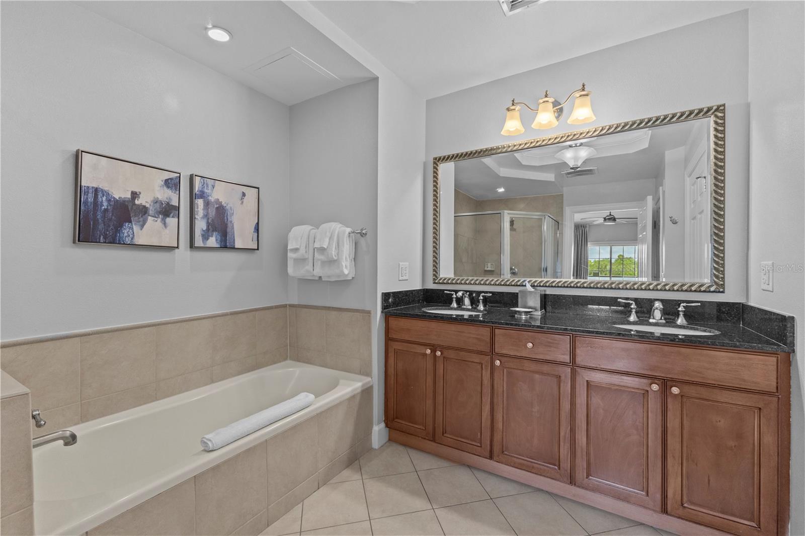 CENTRE COURT RIDGE CONDO PH 3 BLDG C - Residential