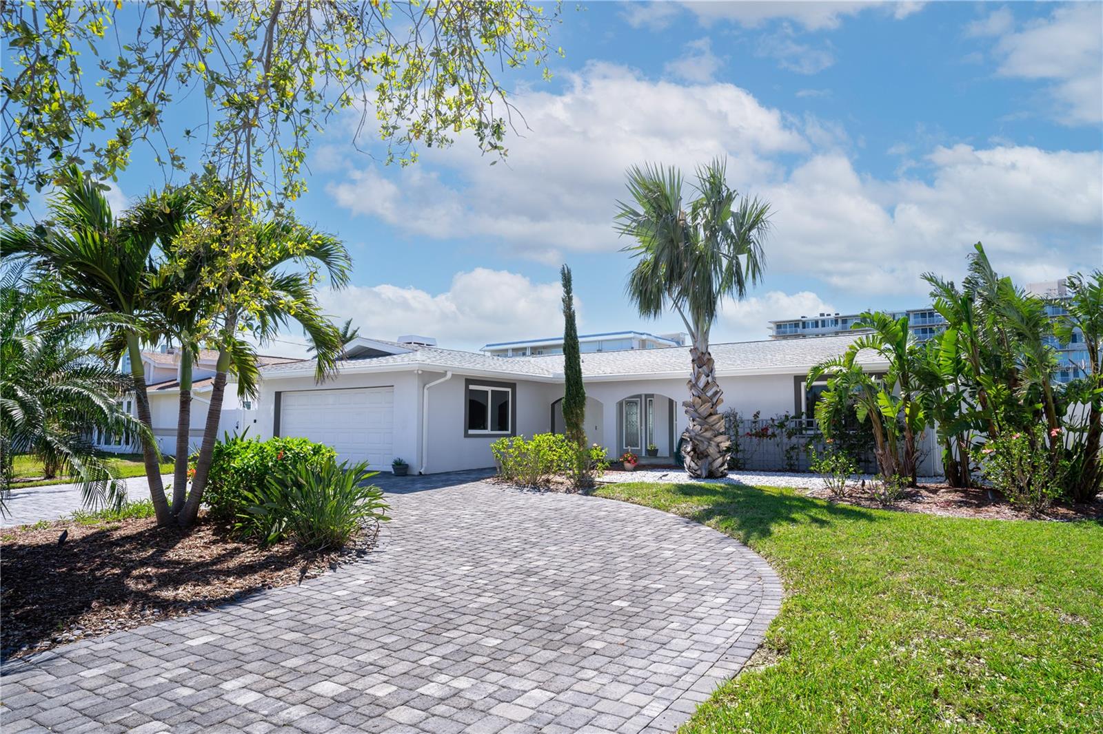 218 LEEWARD ISLAND