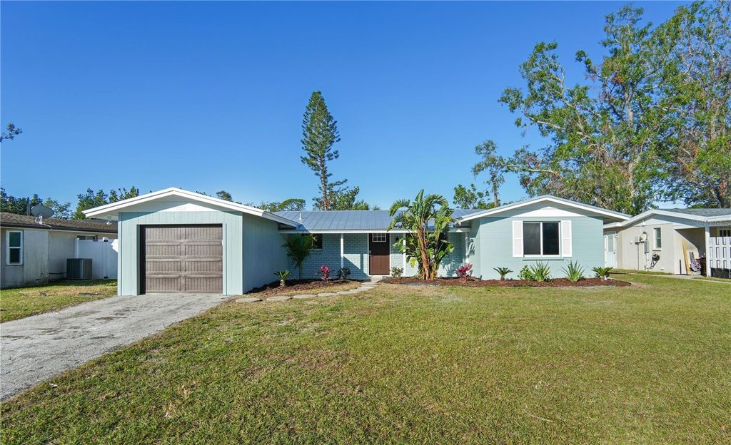 Photo of 3952 Coleridge Place, Sarasota, FL 34241 (MLS # A4684336)