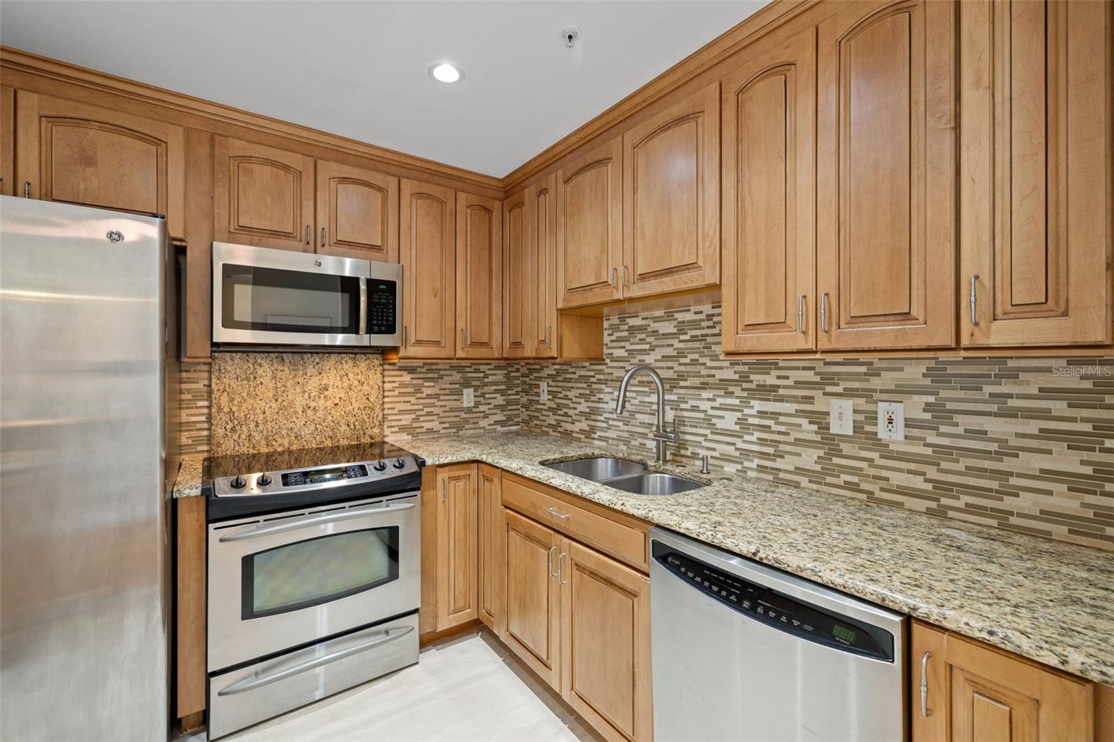 345 BAYSHORE A CONDO - Residential Lease