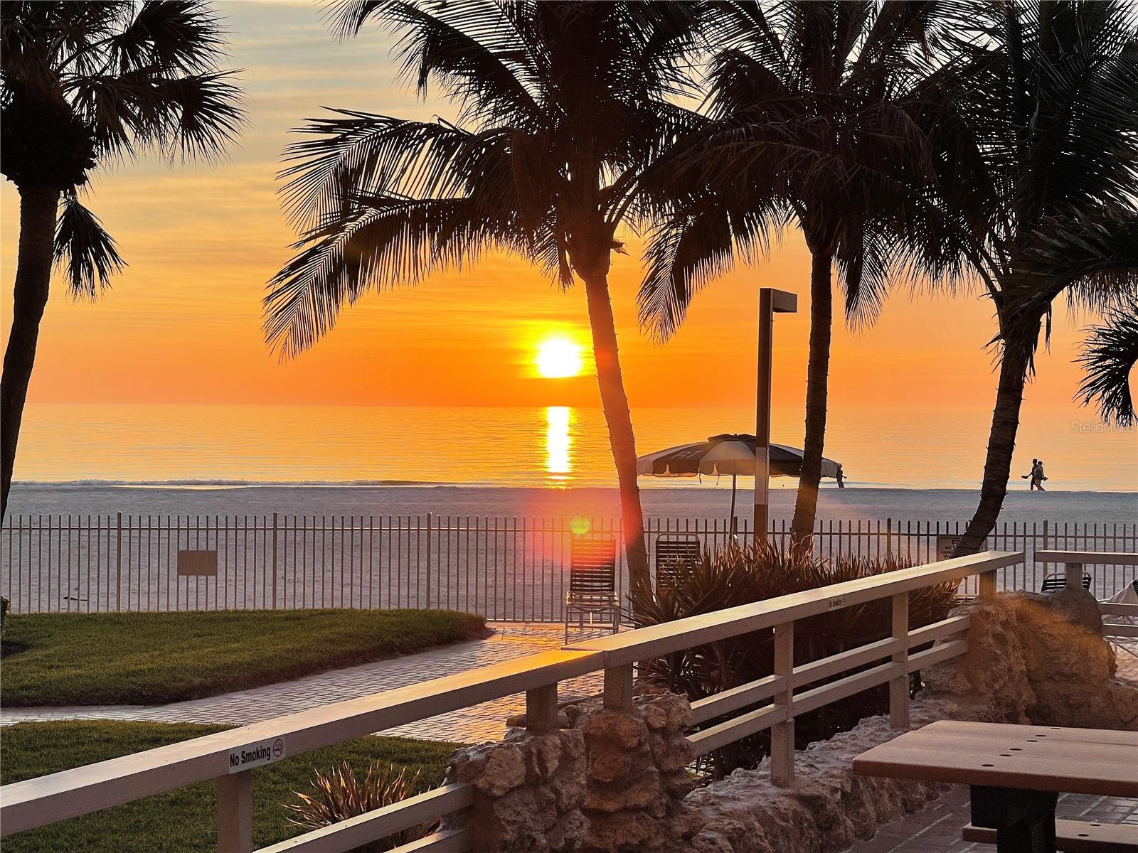 REDINGTON TOWERS BLDG 2 CONDO - Residential