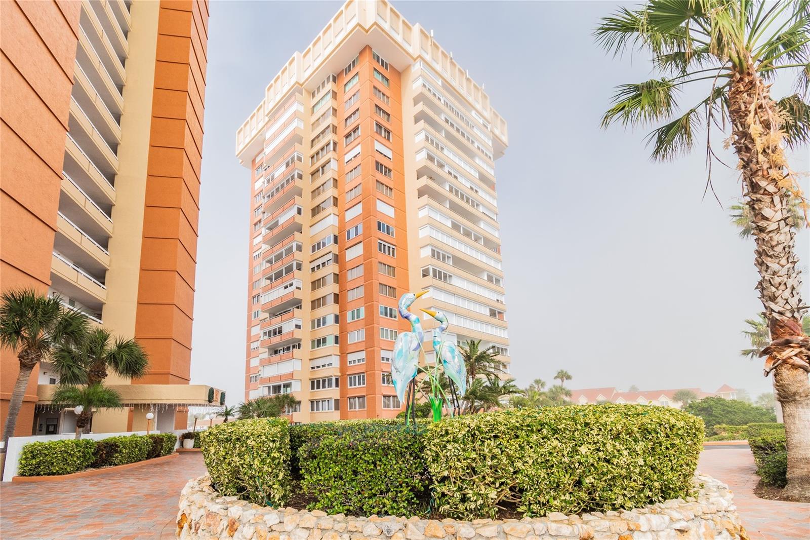 REDINGTON TOWERS BLDG 2 CONDO - Residential