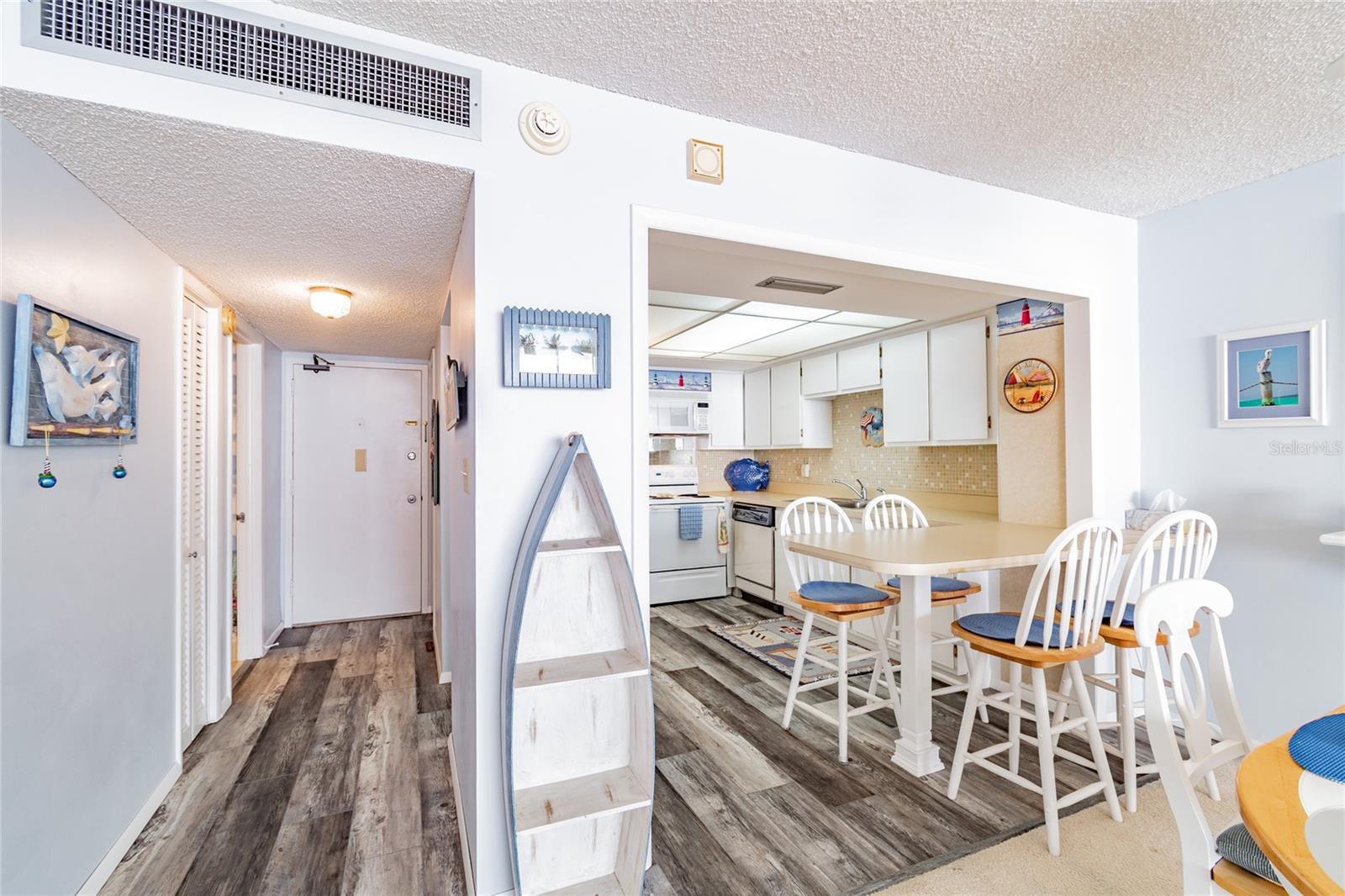 REDINGTON TOWERS BLDG 2 CONDO - Residential