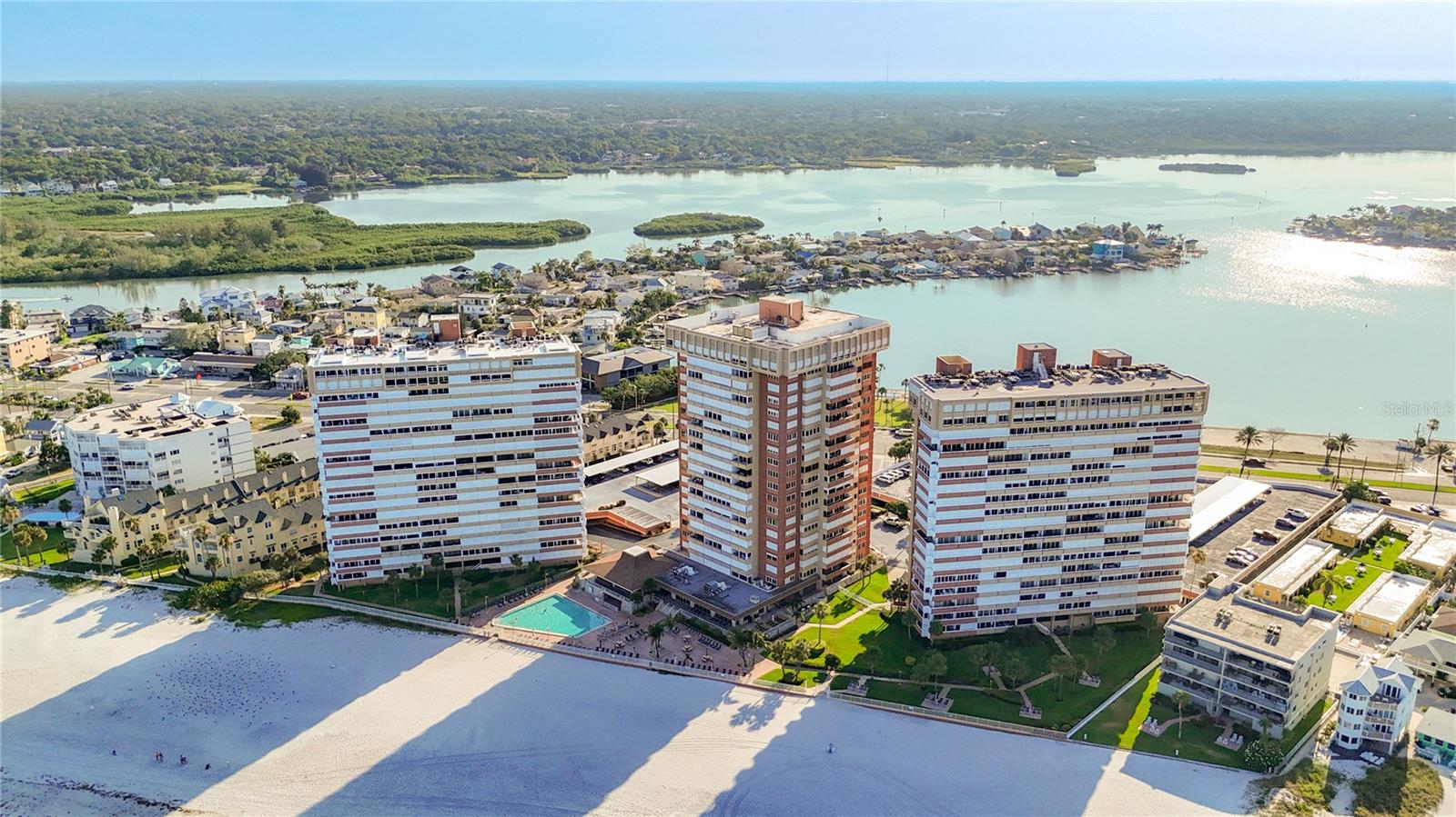 REDINGTON TOWERS BLDG 2 CONDO - Residential