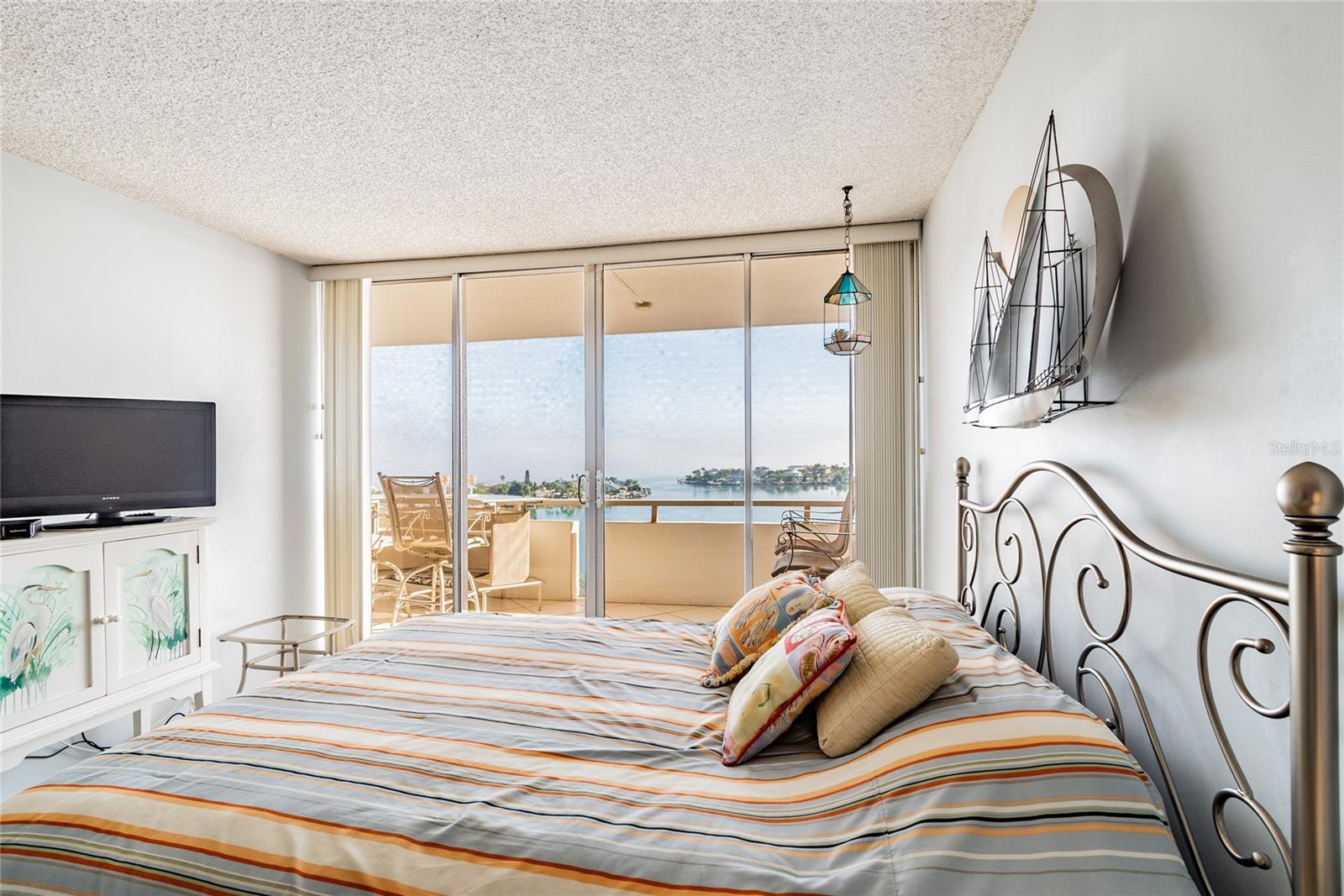 REDINGTON TOWERS BLDG 2 CONDO - Residential