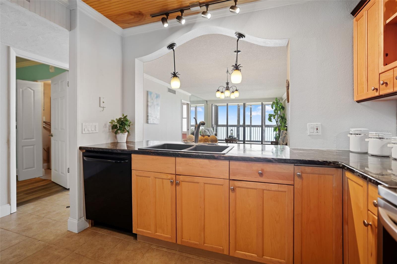 SHORE MARINER THE CONDO - Residential