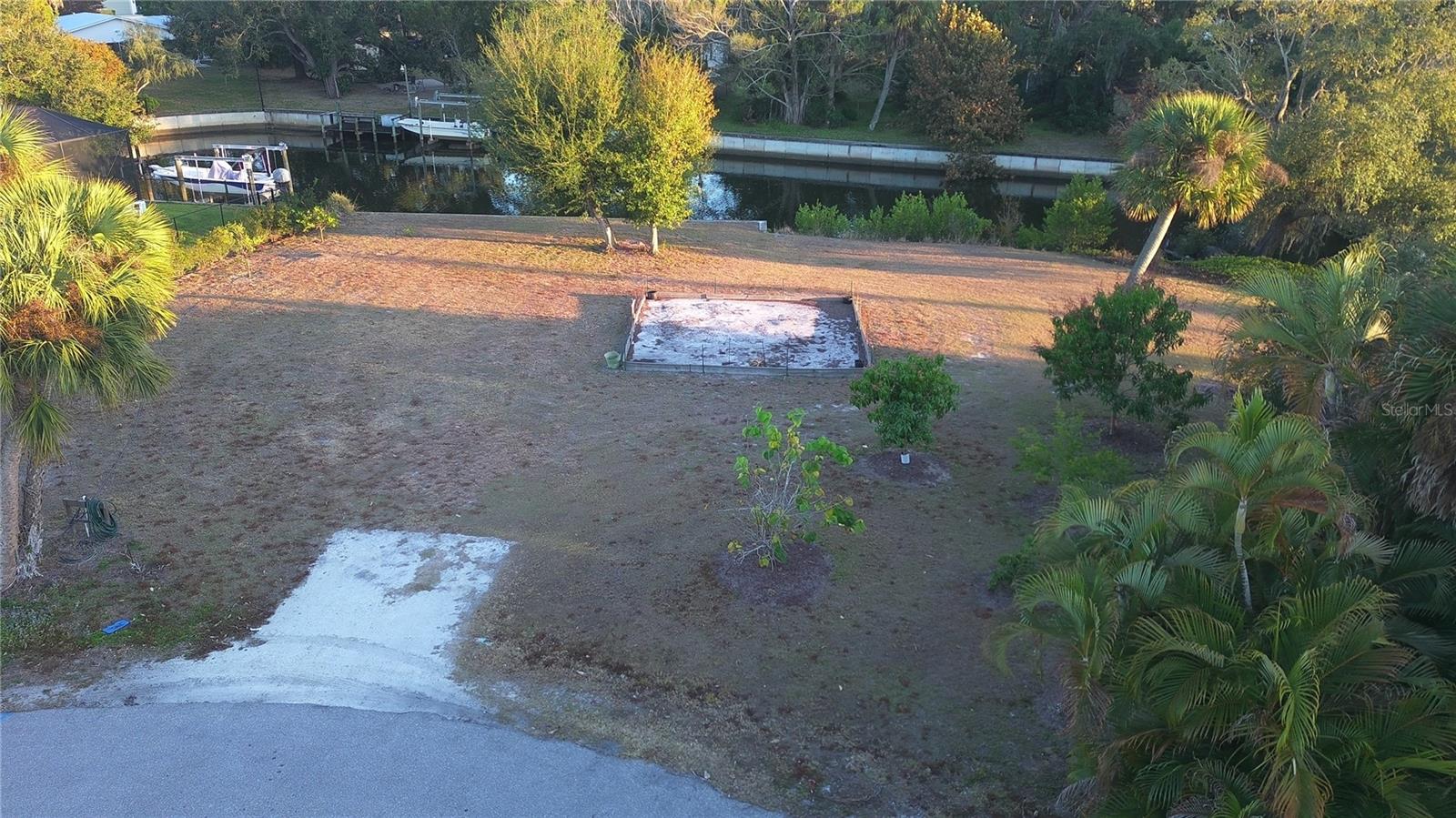 ALLAPATCHEE SHORES - Land