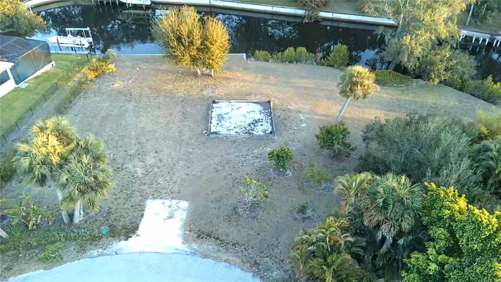 ALLAPATCHEE SHORES - Land