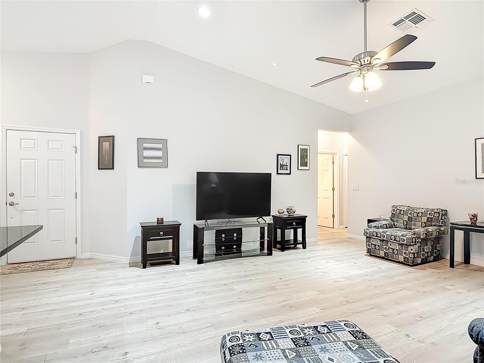 CARRIAGE HOMES - Residential