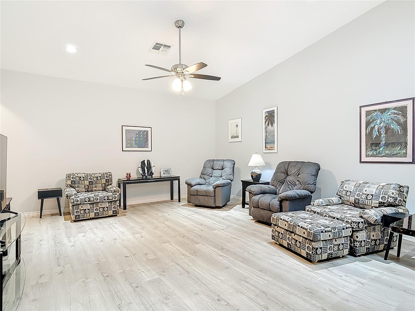 CARRIAGE HOMES - Residential