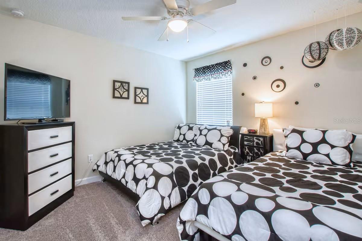 STOREY LAKE - Residential