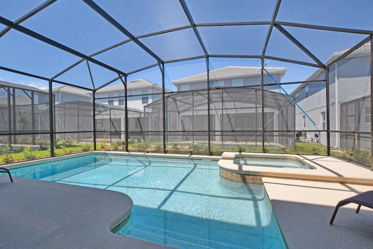 STOREY LAKE - Residential