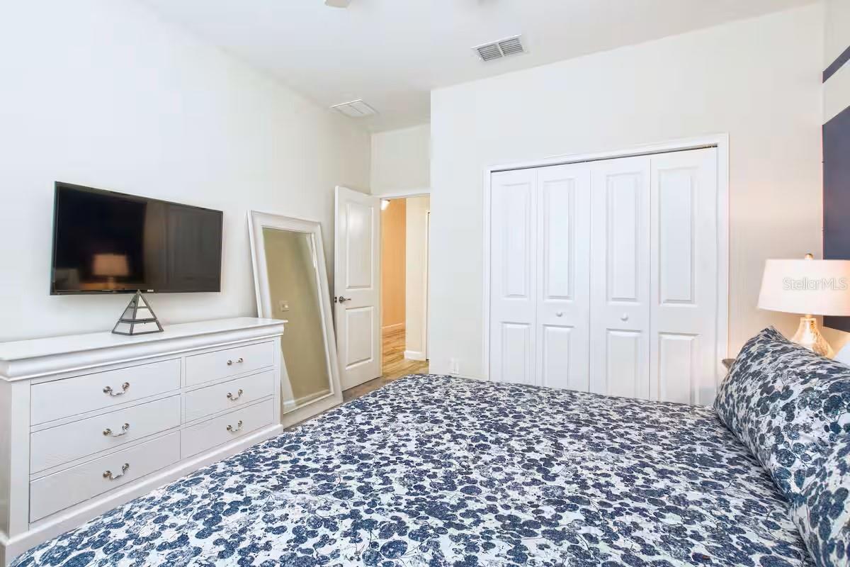 STOREY LAKE - Residential