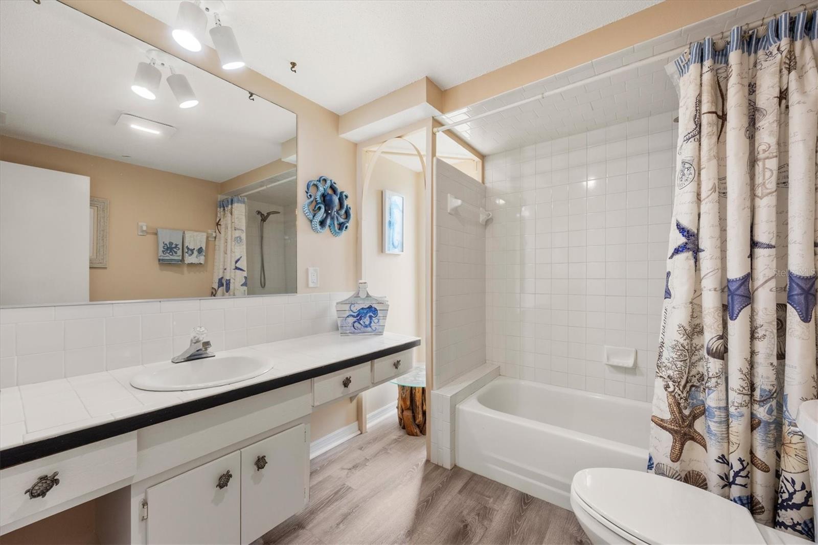 ENGLEWOOD ISLES - Residential