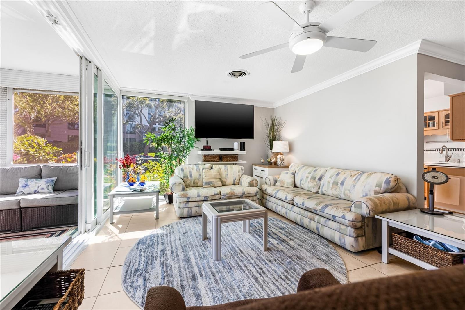 615 10TH AVENUE NE 1