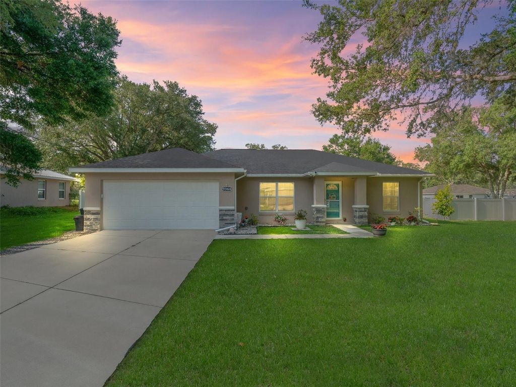 Photo of 9364 SE 164th Place, Summerfield, FL 34491 (MLS # G5108134)