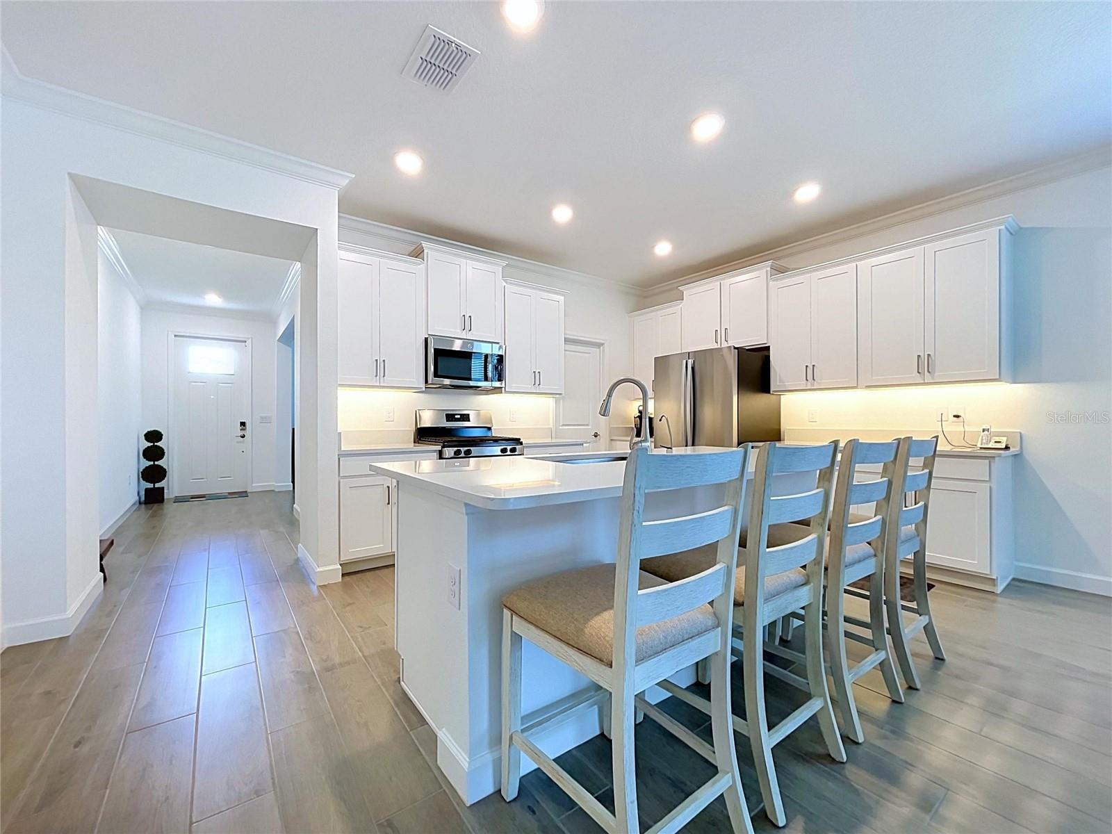 5524 LITTLE PATH DRIVE