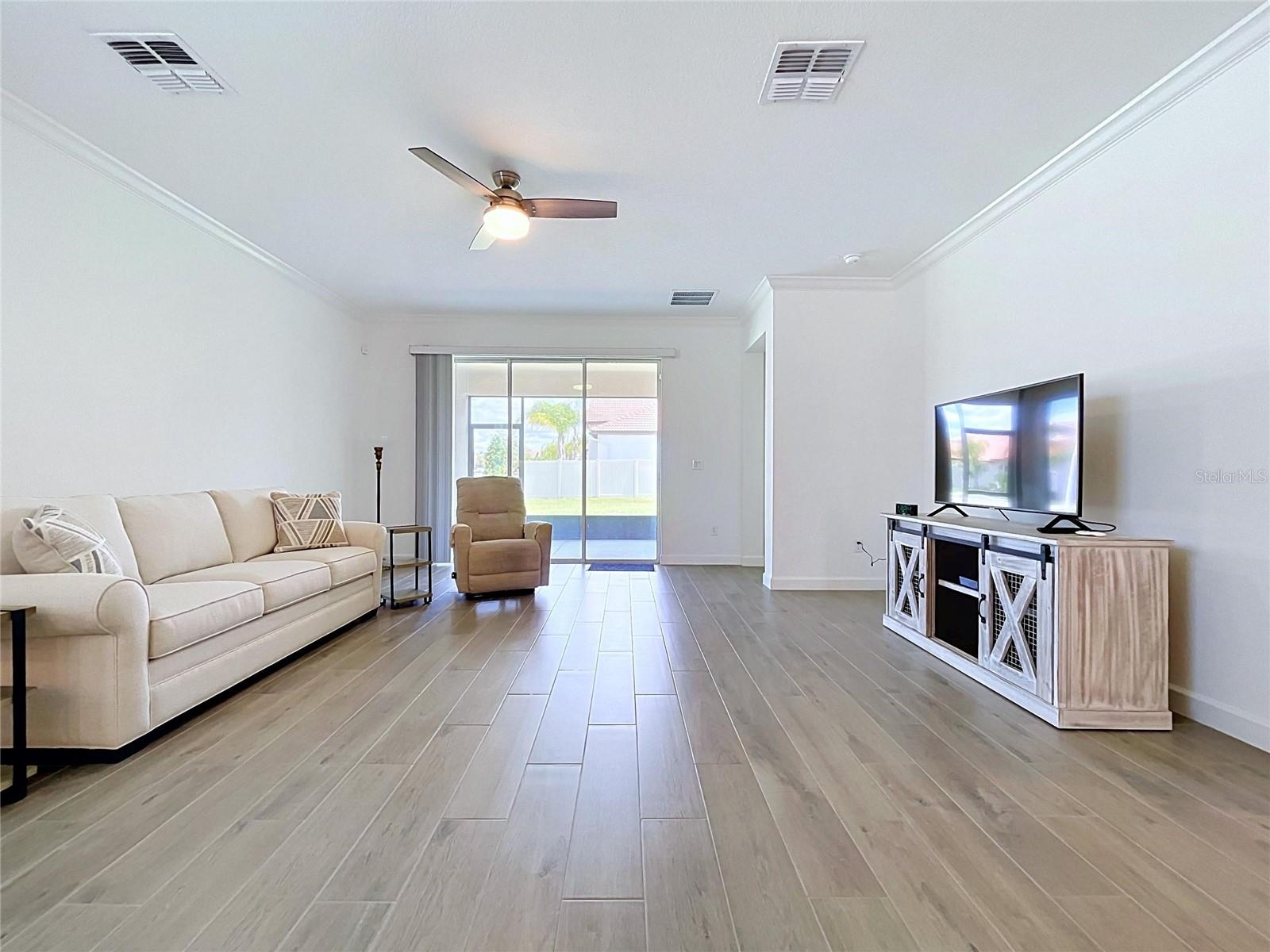 5524 LITTLE PATH DRIVE