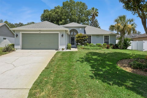 Photo of 313 Eastridge Drive, Eustis, FL 32726 (MLS # G5113904)