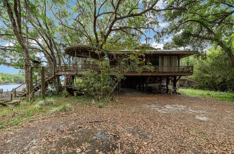 4293 CYPRESS BEND GENEVA FL 32732