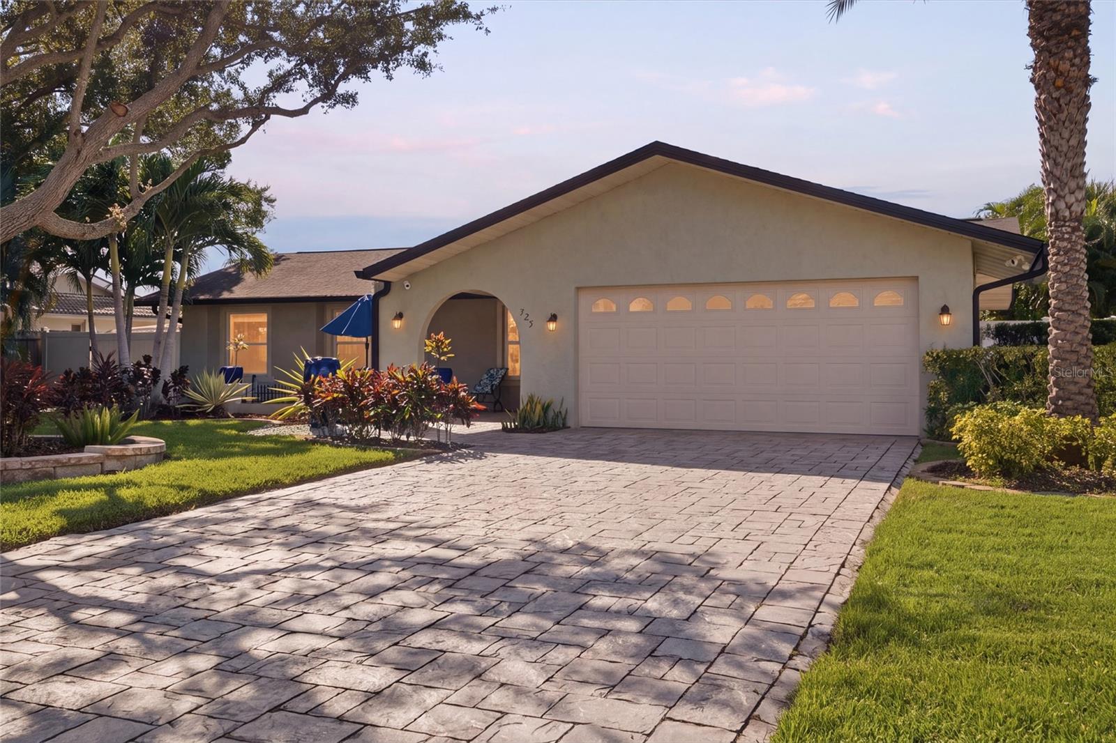725 DEL ORO DRIVE