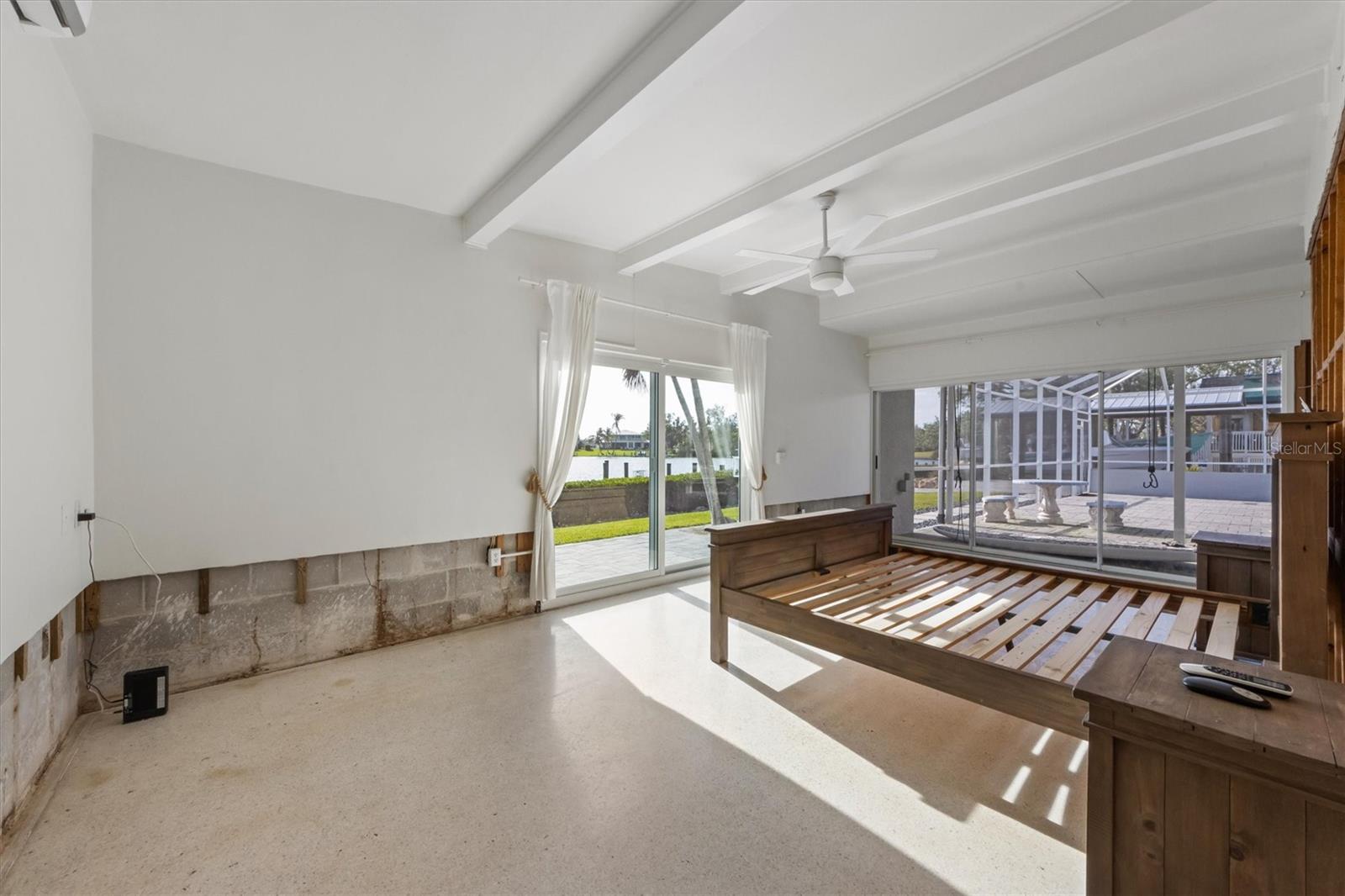 LARMARIE SHORES - Residential