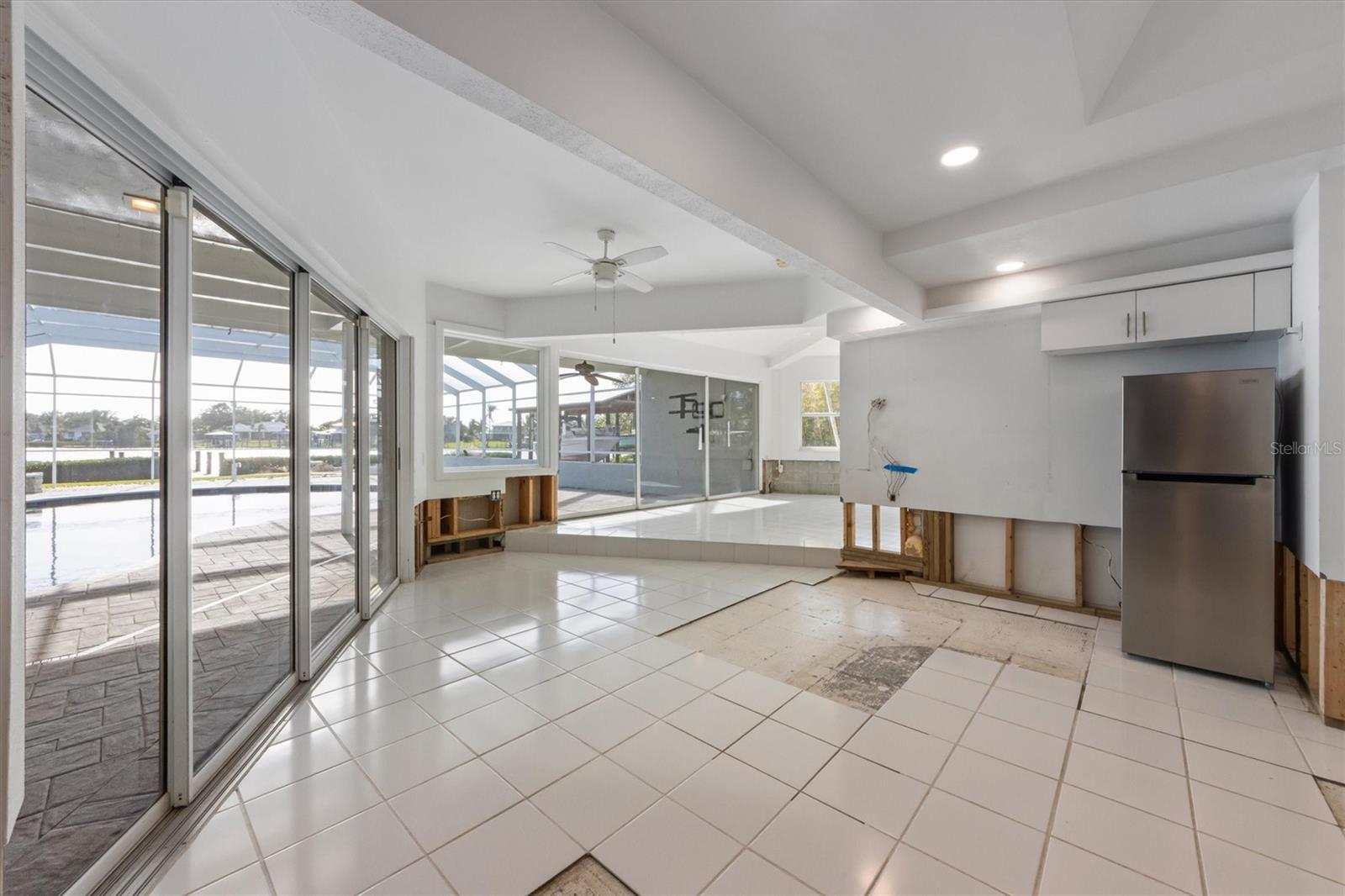 LARMARIE SHORES - Residential