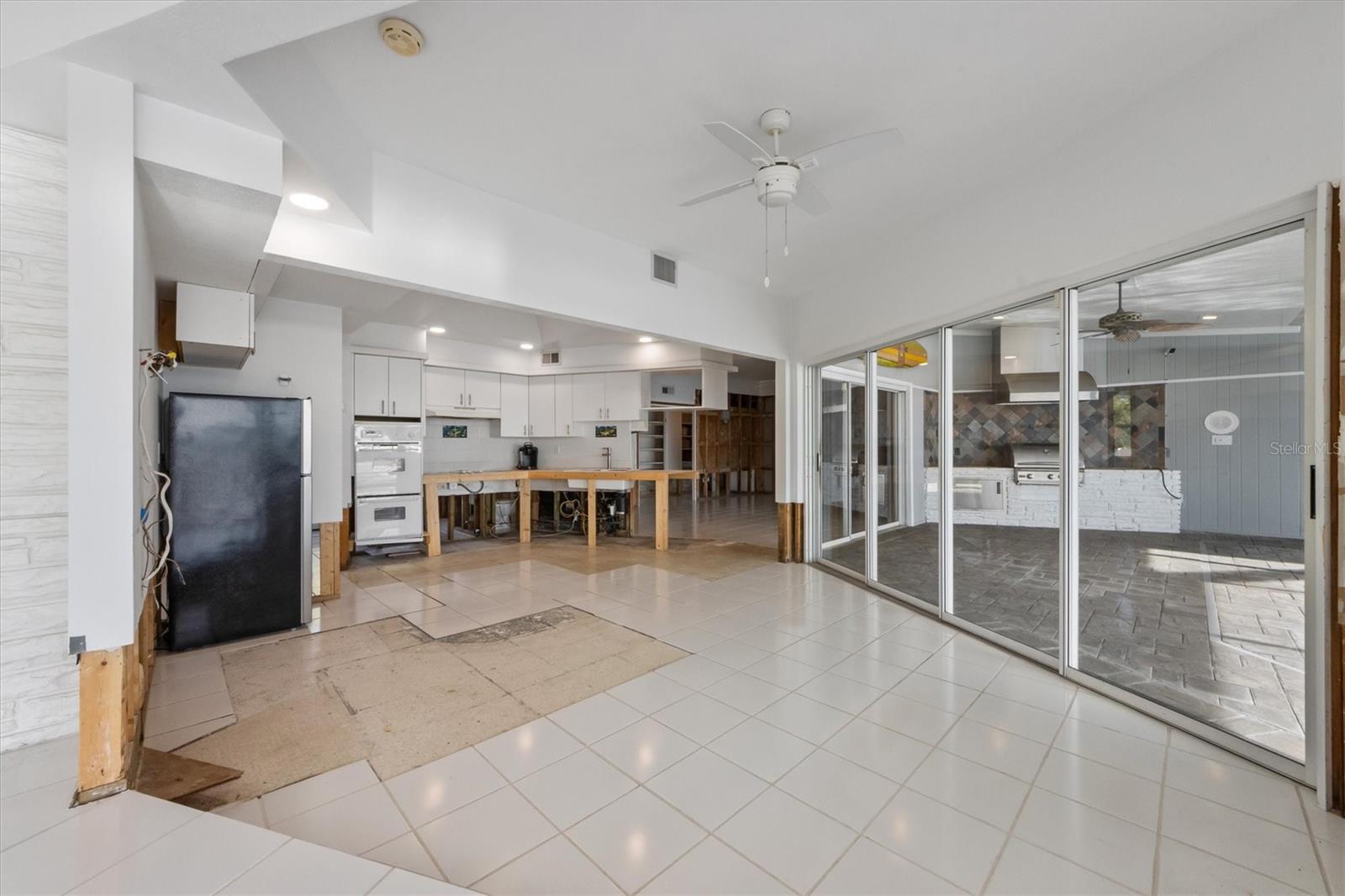 LARMARIE SHORES - Residential