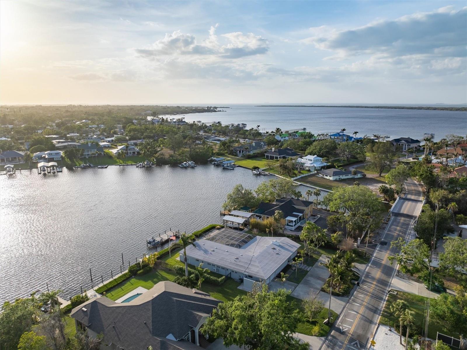 LARMARIE SHORES - Residential