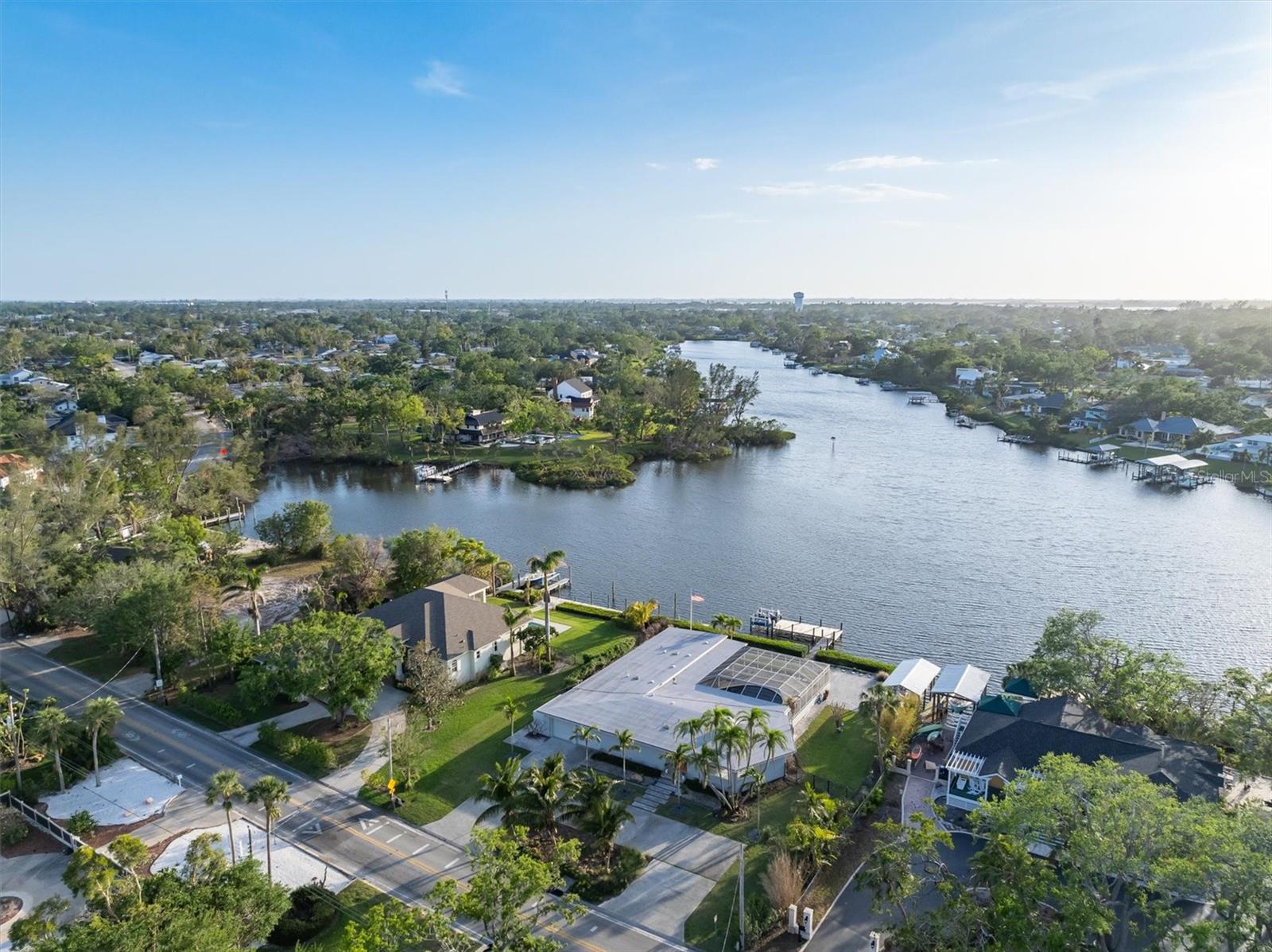 LARMARIE SHORES - Residential