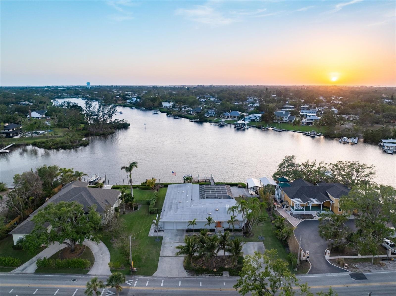 LARMARIE SHORES - Residential