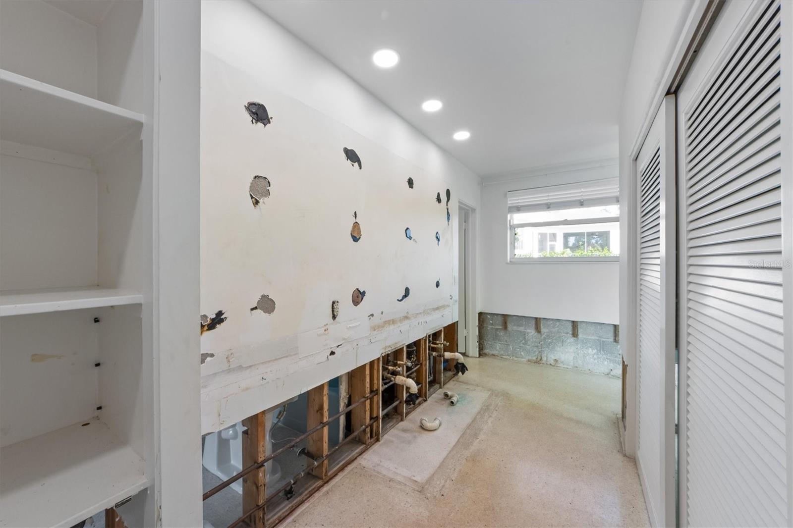 LARMARIE SHORES - Residential