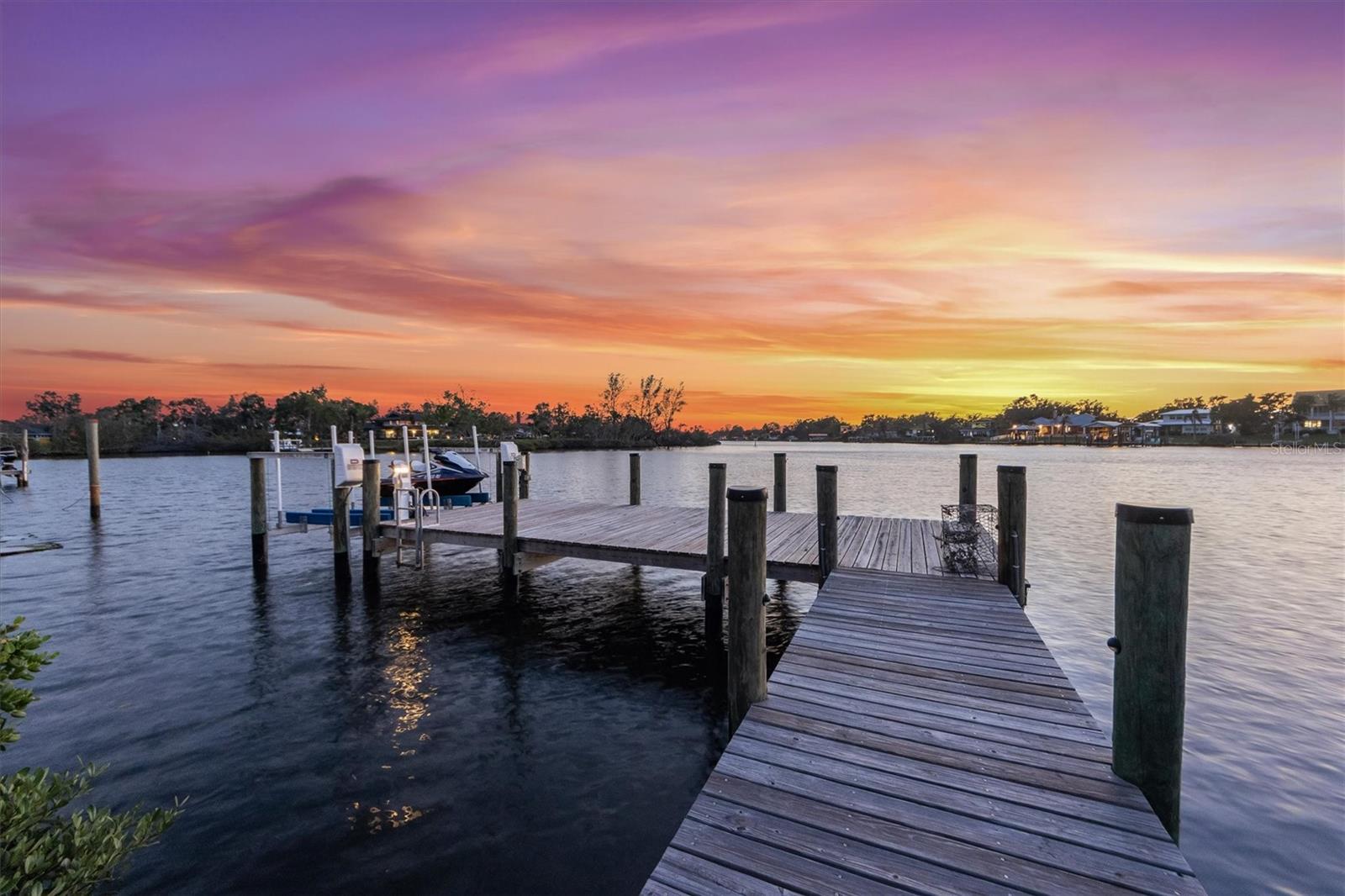LARMARIE SHORES - Residential