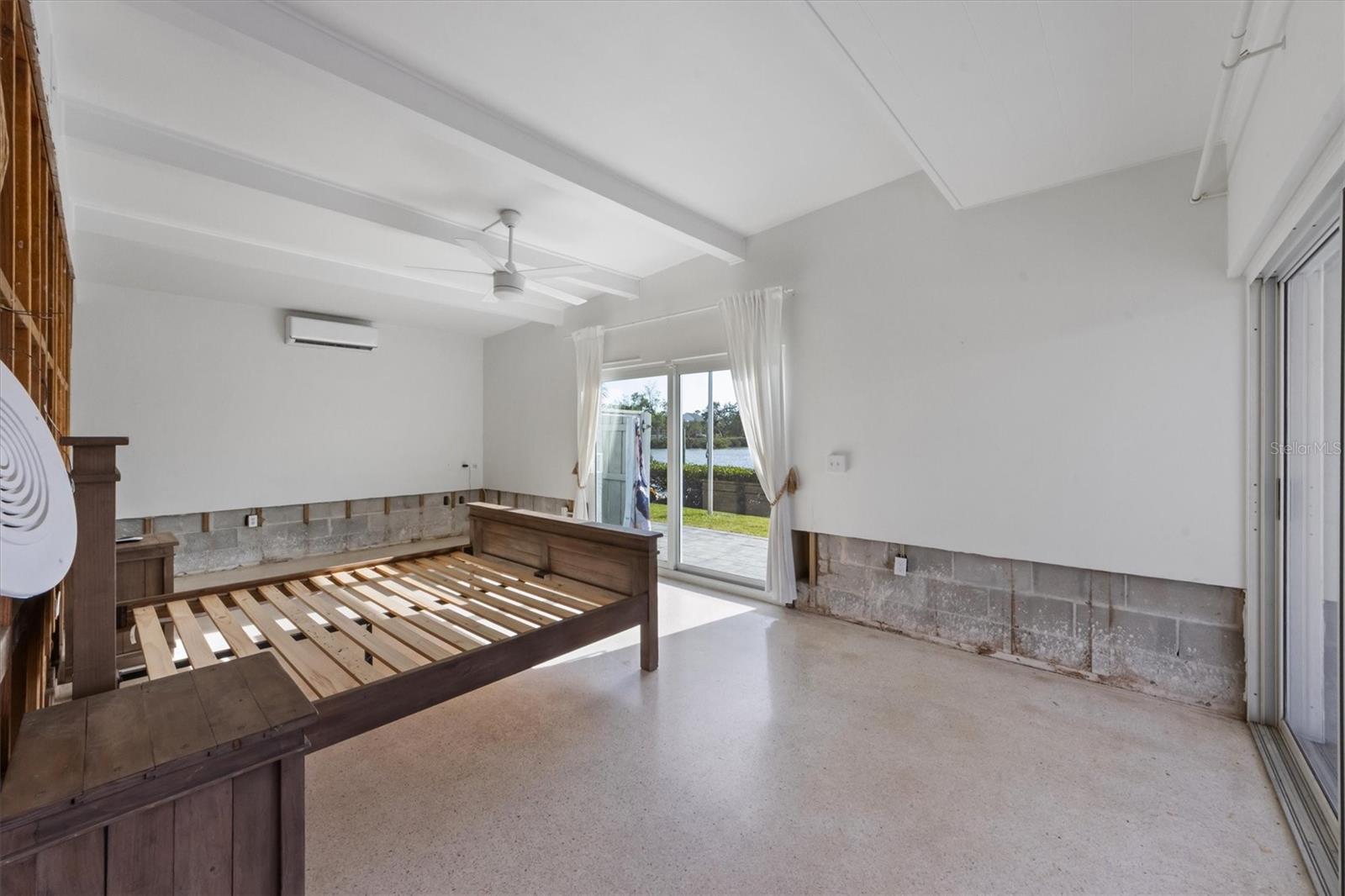 LARMARIE SHORES - Residential