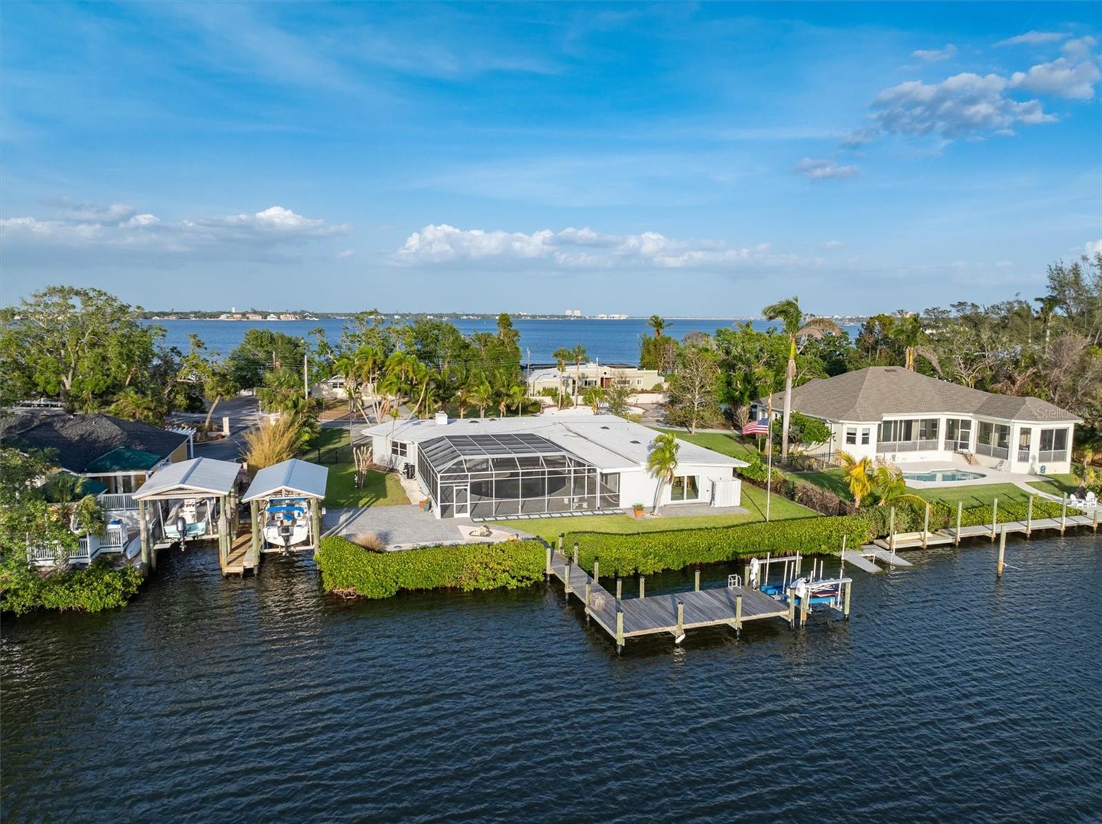 LARMARIE SHORES - Residential