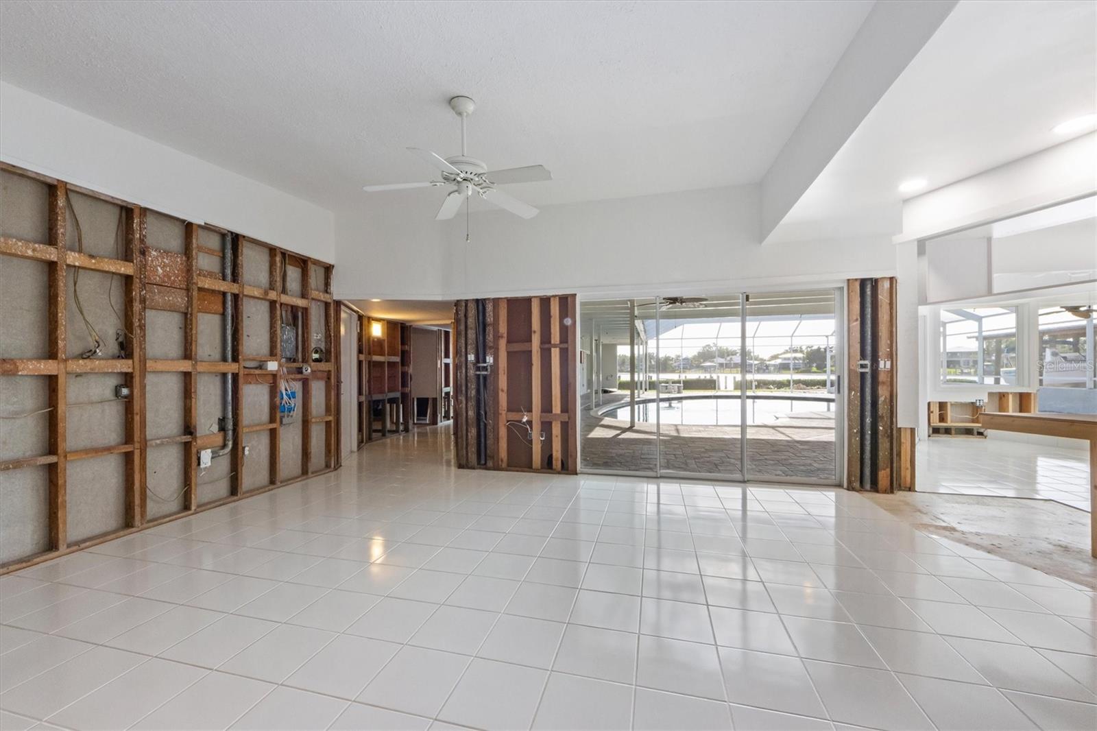 LARMARIE SHORES - Residential