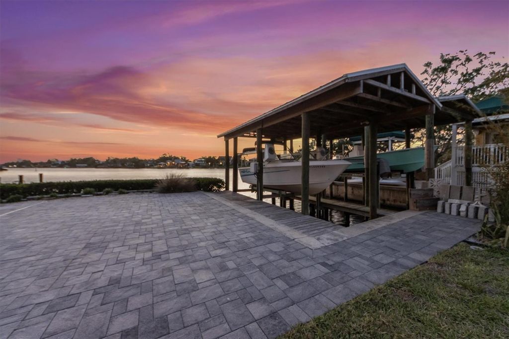 Photo of 5915 Riverview Boulevard, Bradenton, FL 34209 (MLS # A4663492)