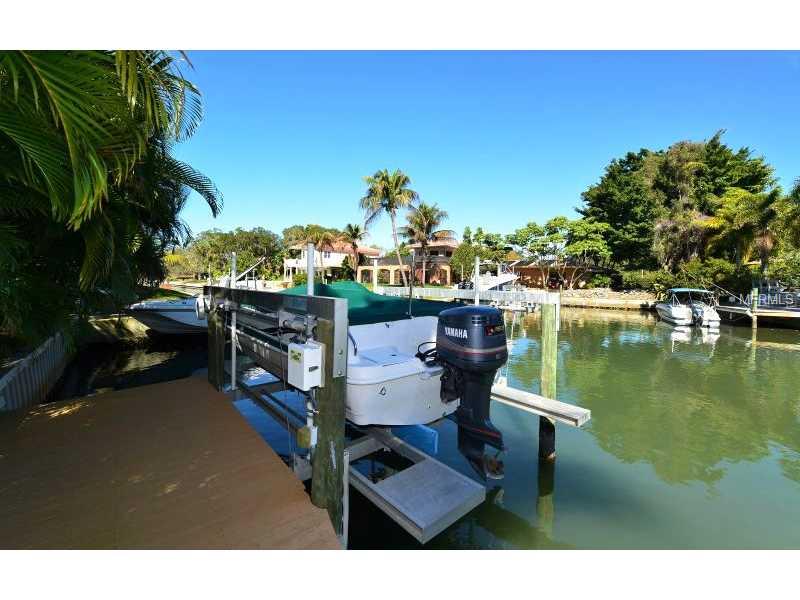 PARADISE SHORES - Residential