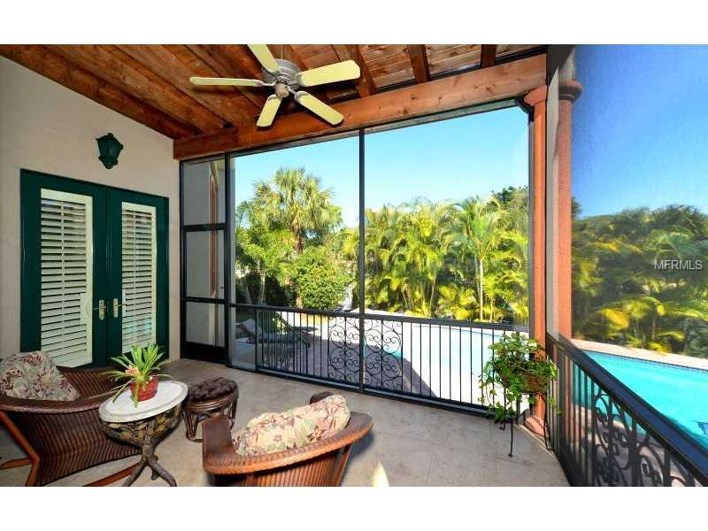 PARADISE SHORES - Residential