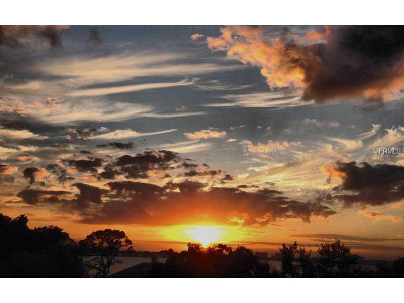 PARADISE SHORES - Residential