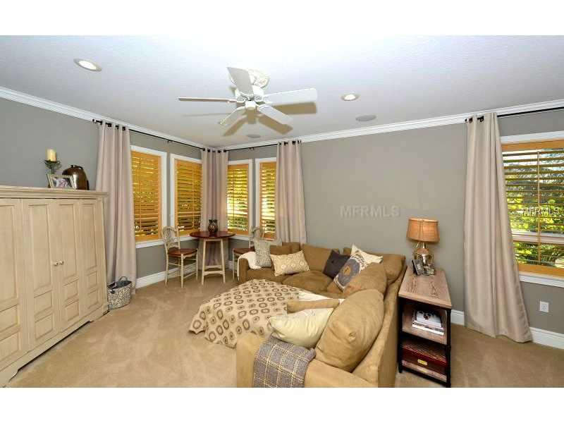 PARADISE SHORES - Residential