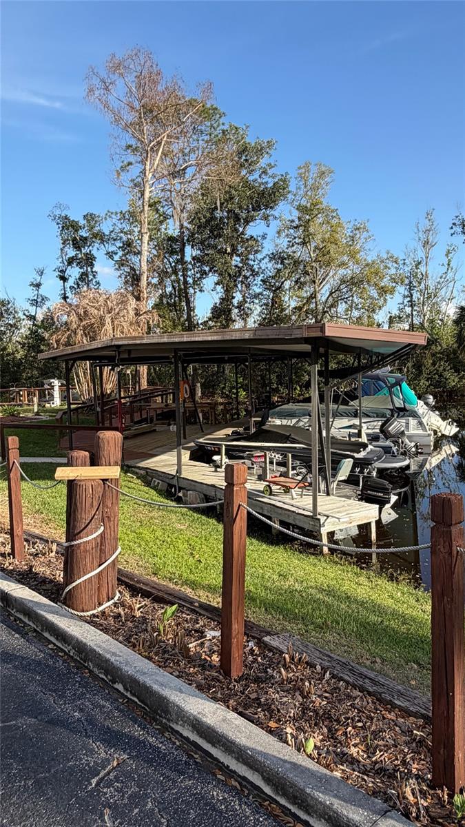 TAVARES FOX RUN MOBILE HOME - Residential