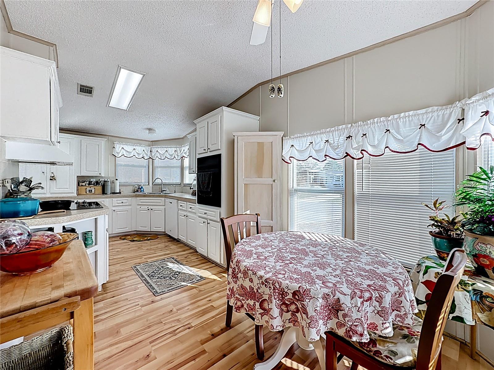 TAVARES FOX RUN MOBILE HOME - Residential