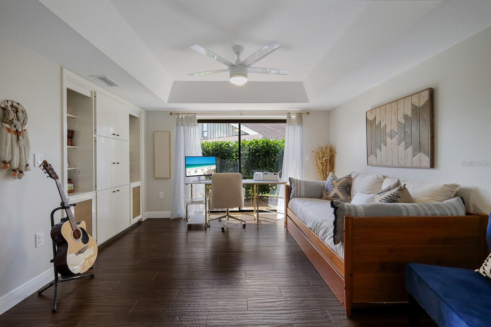 COUNTRY CLUB OF SARASOTA THE - Residential Lease