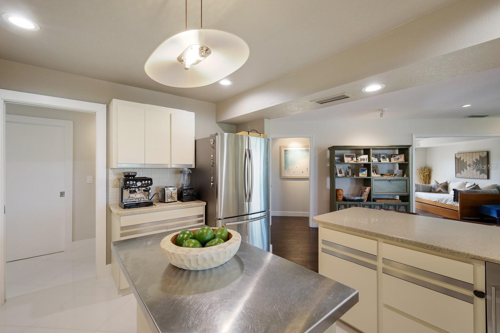 COUNTRY CLUB OF SARASOTA THE - Residential Lease