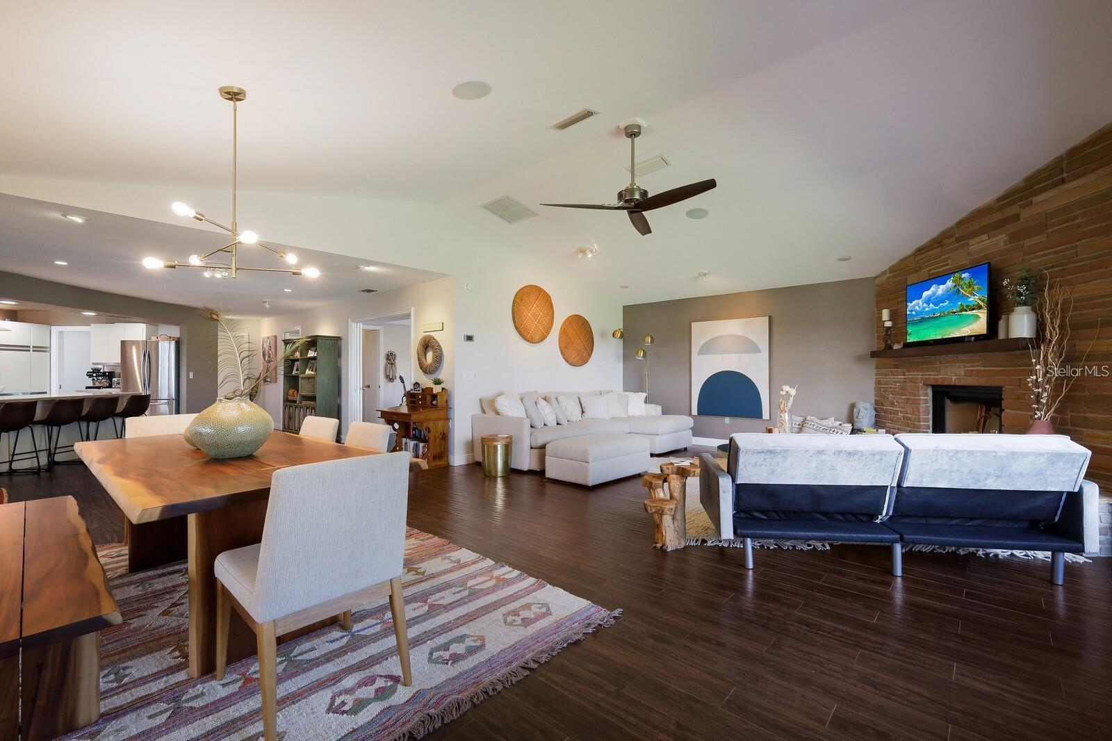 COUNTRY CLUB OF SARASOTA THE - Residential Lease